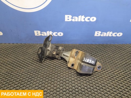 Петля капота